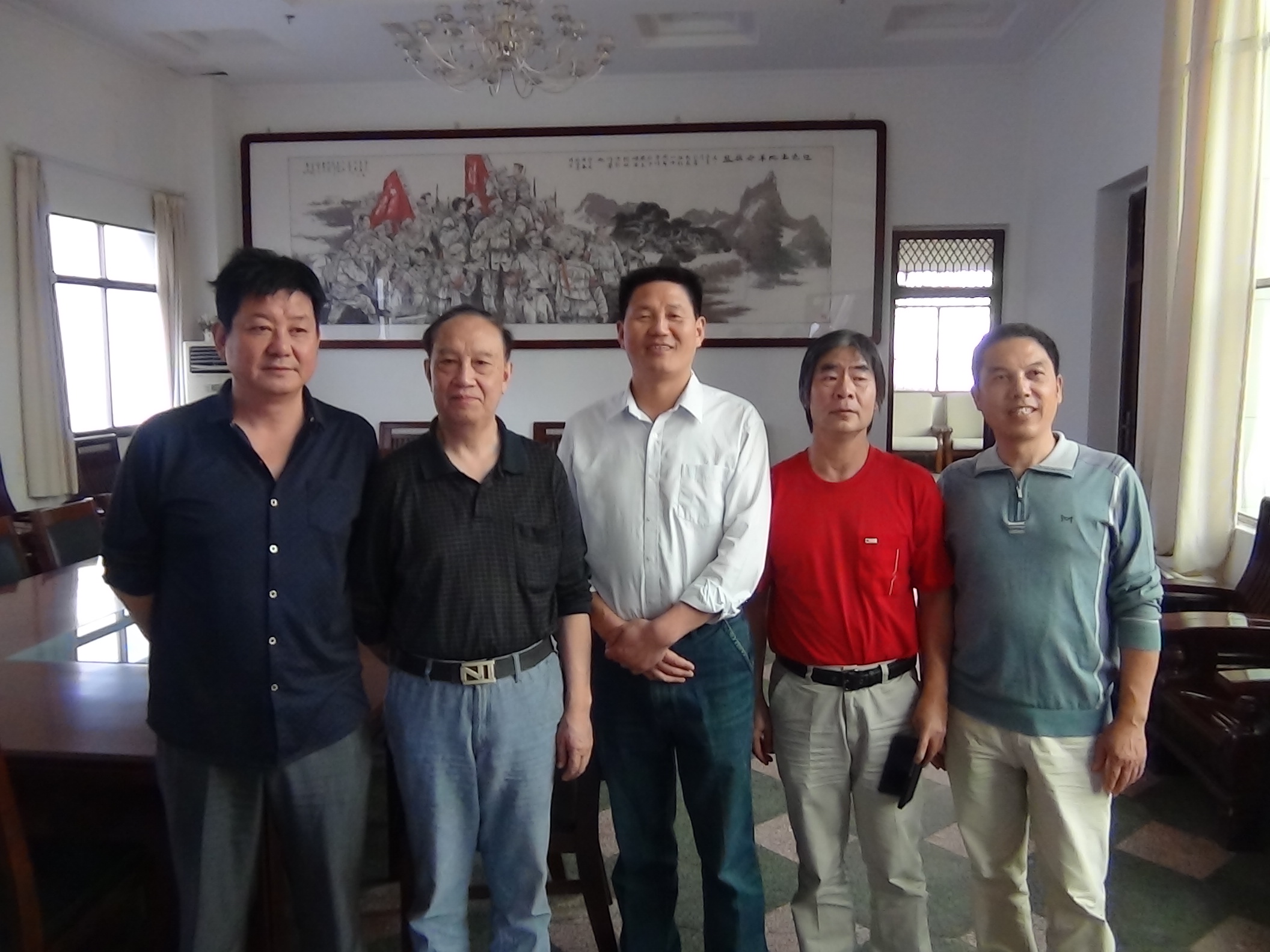 与金寨革命博物馆长馆长汪家广合影