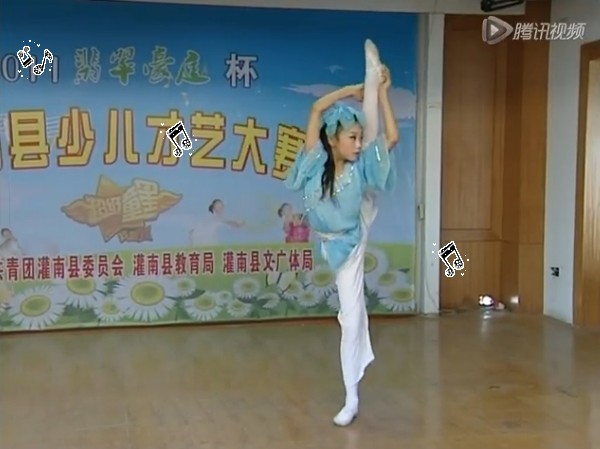 勤红女儿好可爱