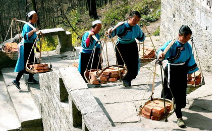 日出而作，日落而归，屯堡人生活在时光的彼端