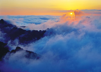 虚无飘渺的云海日出