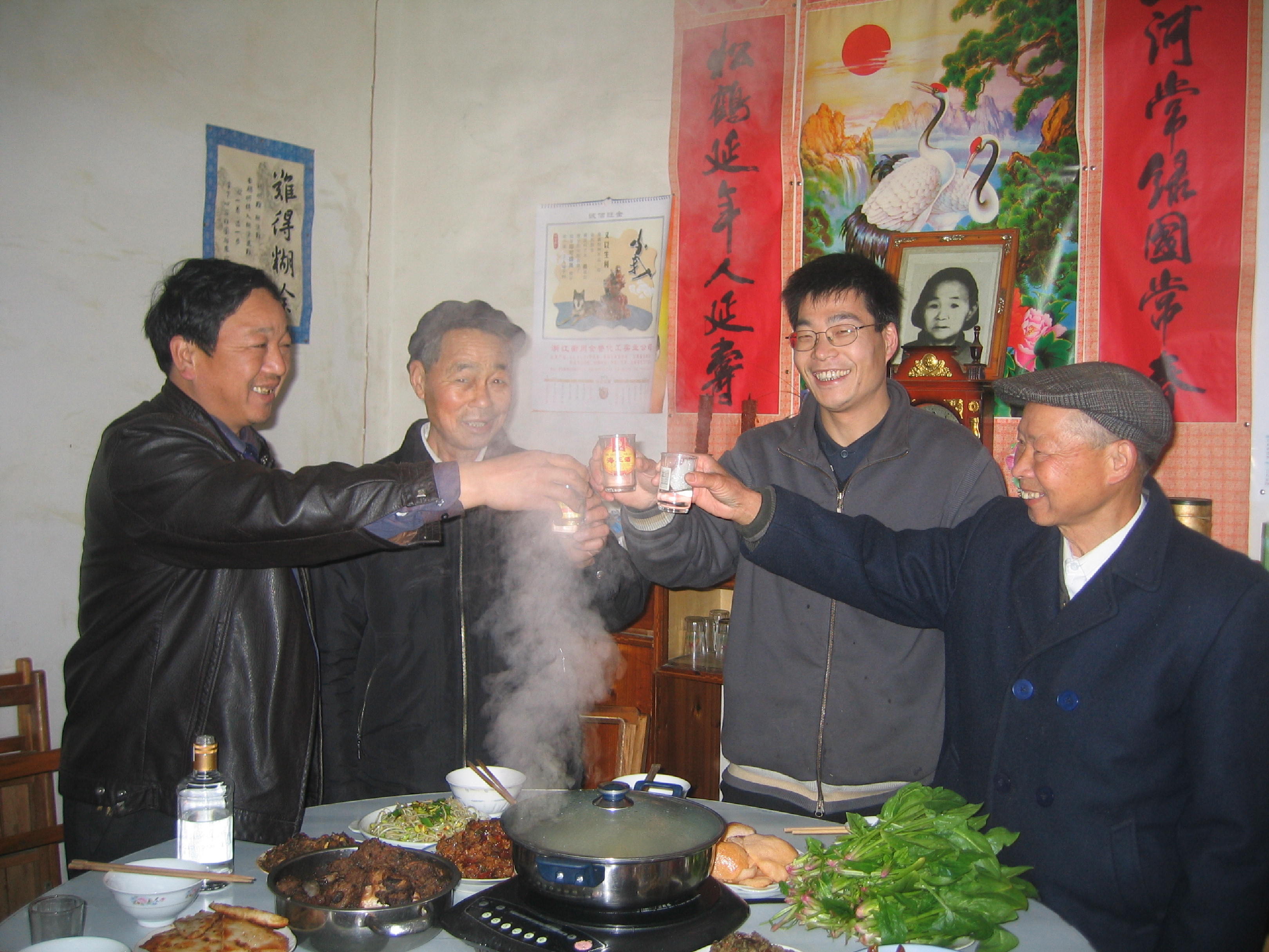 前次两地宗亲举杯还是在一百年后以前。