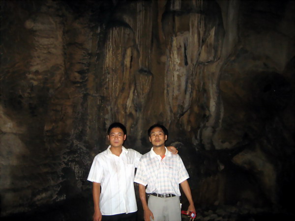 在接受观音的洗礼！