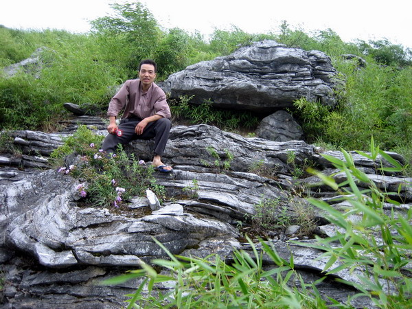 哈哈！我是带路的！可要跟上哦！