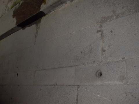 保存完好的茶源石地面