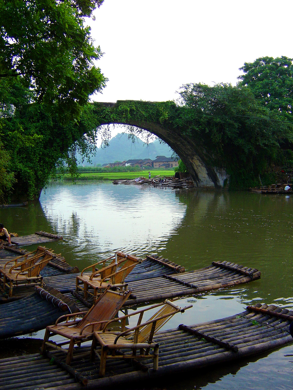 遇龙河上遇龙桥