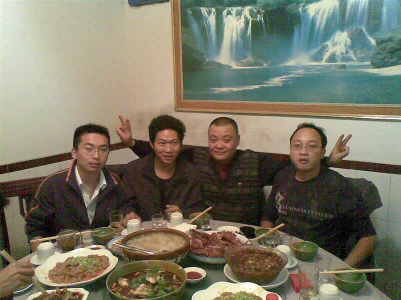 都是汪家人(左起：岳荣，孝先，老大，我)