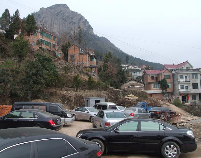 汪山联谊会停车场