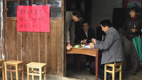 先地主同志当天负责第六投票站