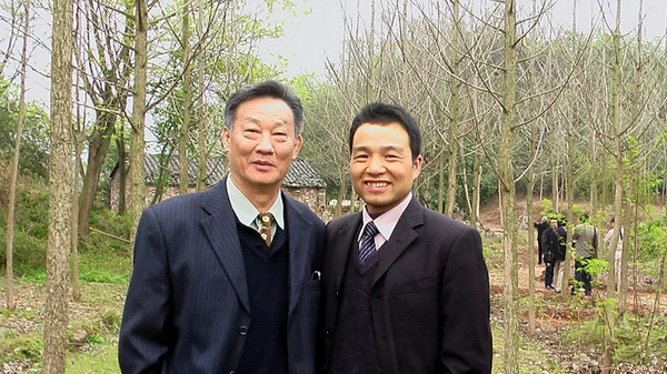 与名誉会长江淮前辈在云岚山合影