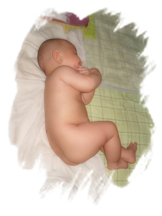 百天了，会侧身了。