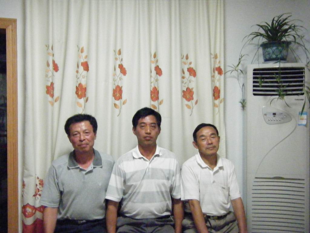 汪树芬、汪长富、汪家顺三人合影