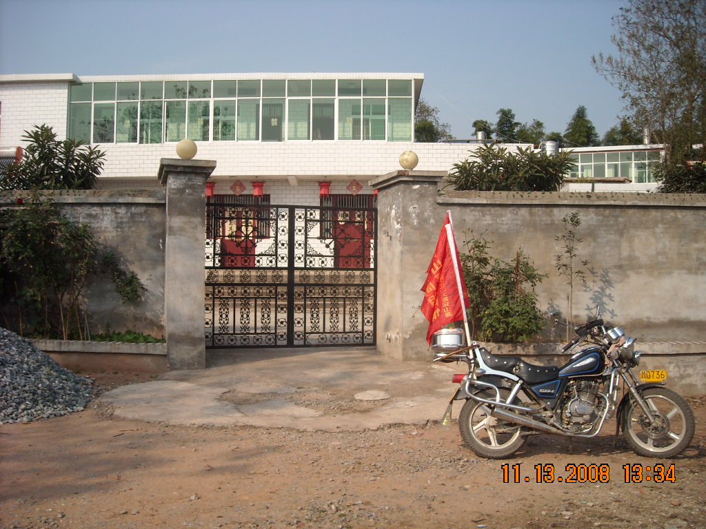 兄弟两人都在南京江宁当大老板