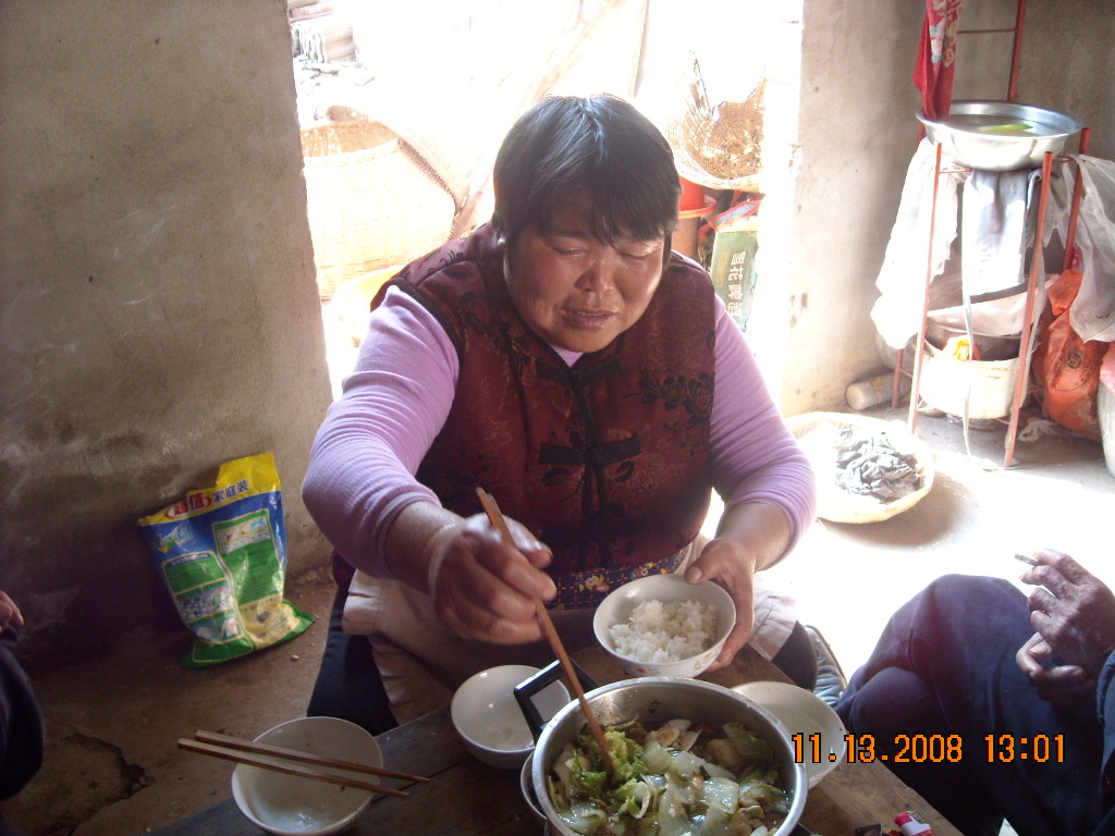 汪家胖媳夫好大饭量