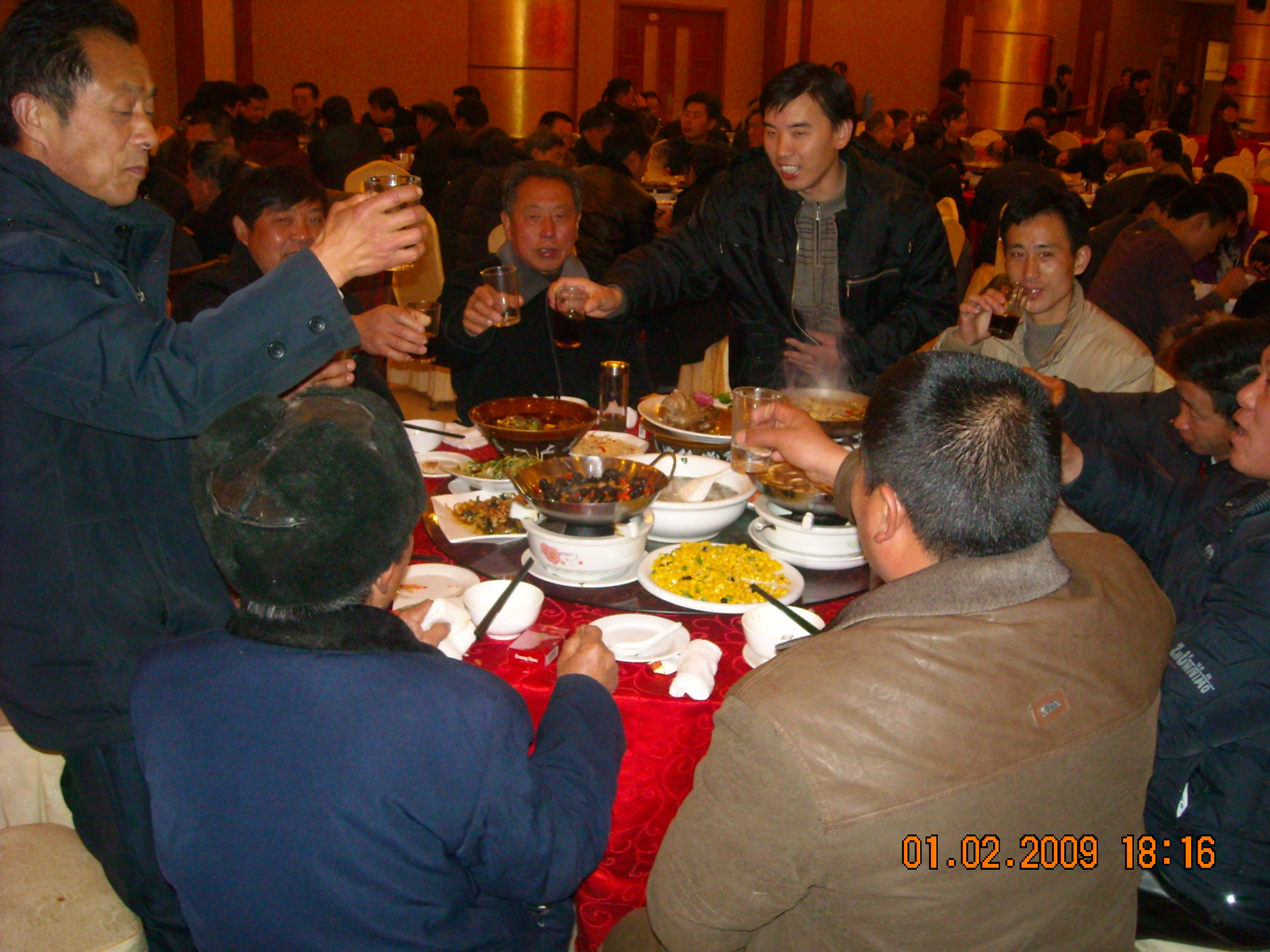 金寨立品也不示弱带头庆贺