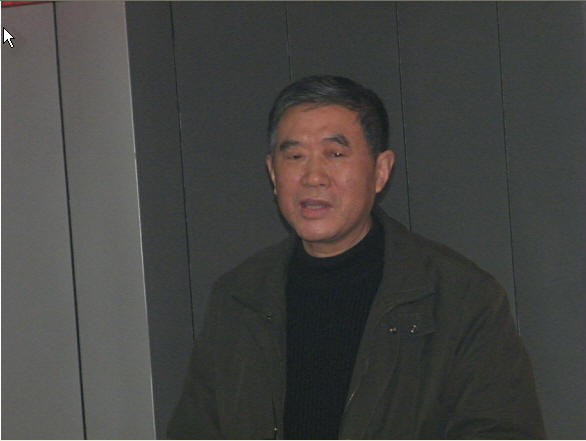 汪明照先生在做致贺演讲