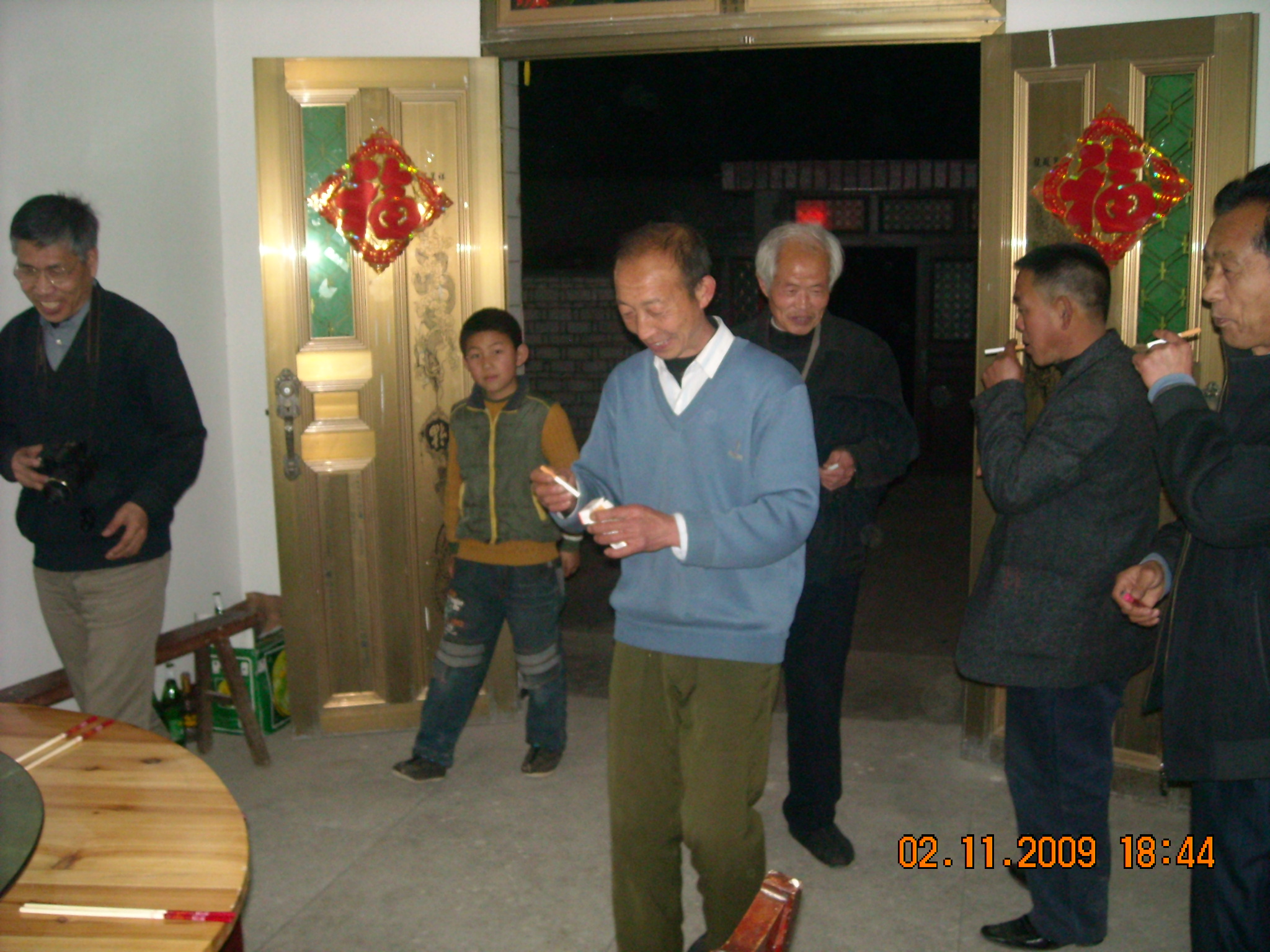 汪家大湾汪才平[88世]中拿烟人、后汪达梧教师