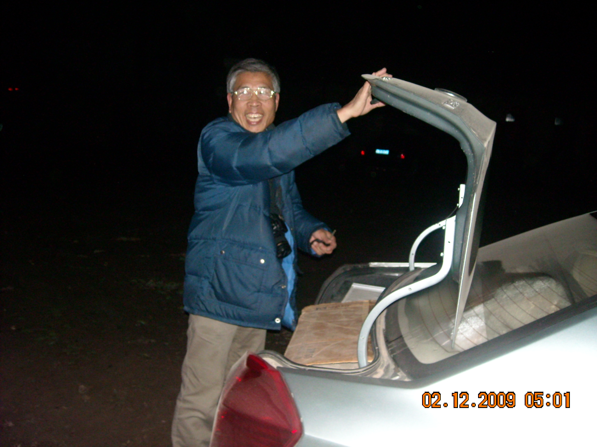 早上5点我们就起床赶路，看文化教授精神多好！