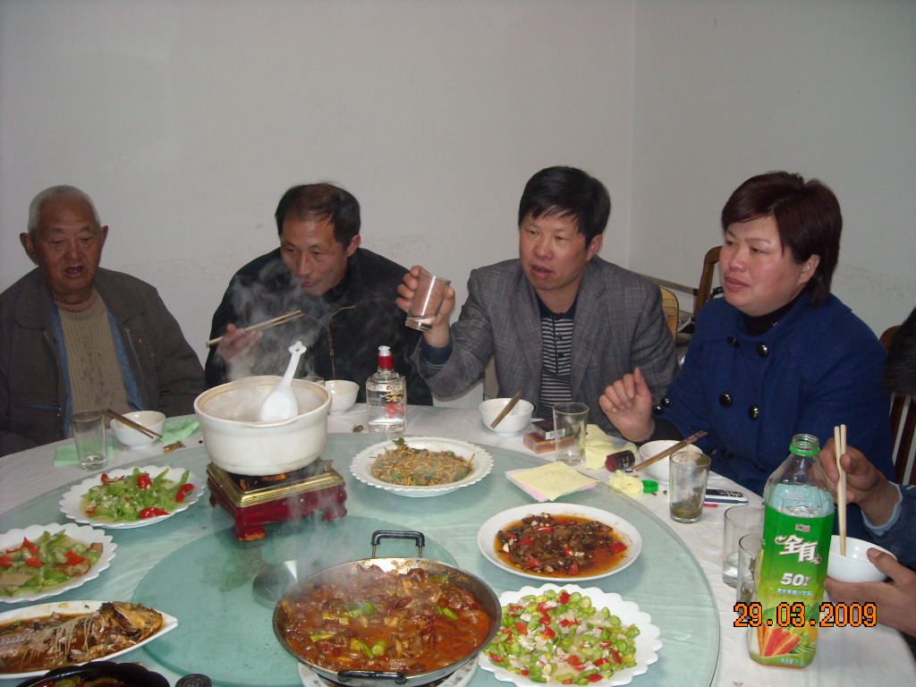 右起汪光明夫人、汪光明