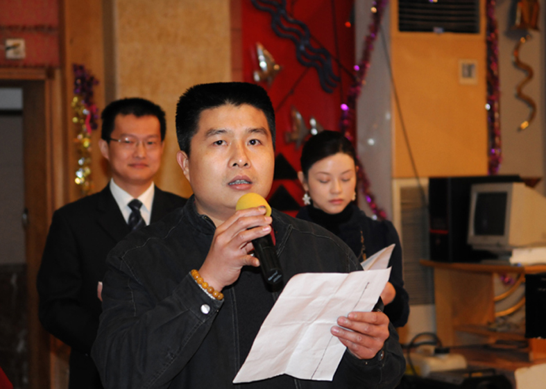 佛山市南海区里水镇大步村委会书记汪敏东代表佛山本地宗亲致欢迎词