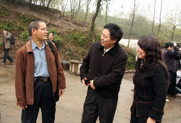 汪氏宗亲网站长庆丰本家及其二姐和广东汪俊本家亲切会面。