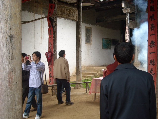 明祥在汪家老祠正在拍摄