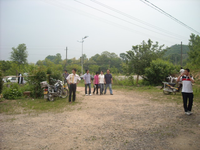 贵章少爷今年十三岁那真像个大人，还怕放鞭炮呢？