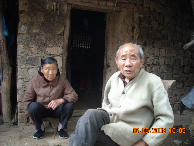 弟弟汪金玉今年83岁弟媳陈怀英今年75生有一子两女他们非常客气