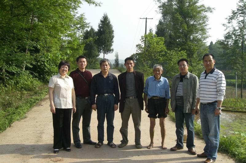 走访83岁还下地干活本家