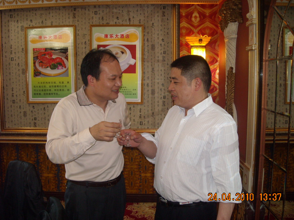 邳州市检察院副院和明立好兄弟在我去邳州帮了不少忙，持别是谢明昆老弟20多天天为我找汪家得孩子