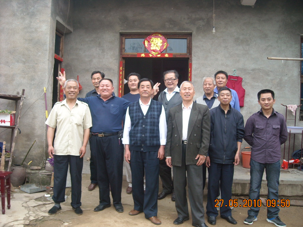 河南一行九人来到金寨