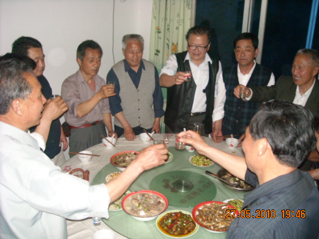 为义忠堂汪氏宗祠主体封顶再来一杯，欢迎全国宗亲来参加今年十一庆典干杯！