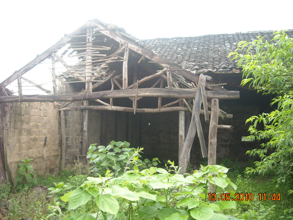 只剩下空架子没有人维修