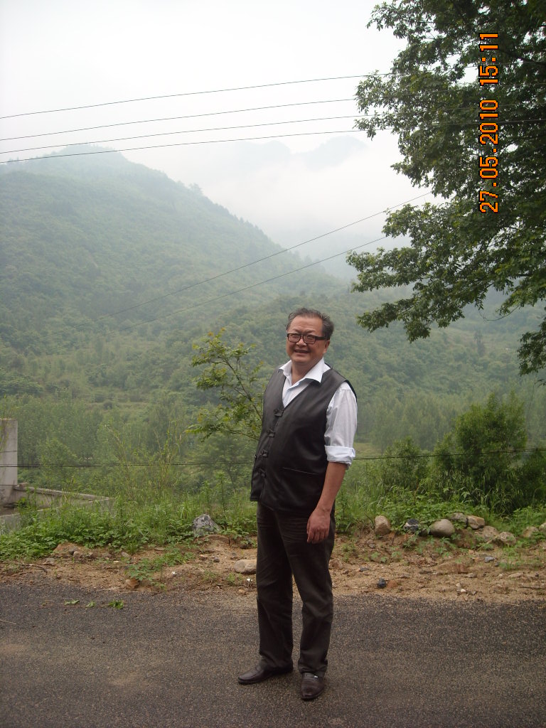 流凯本家笑的多开心那