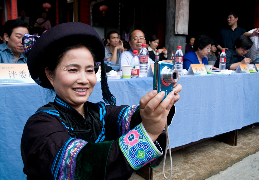 歌手也抽空拍个照