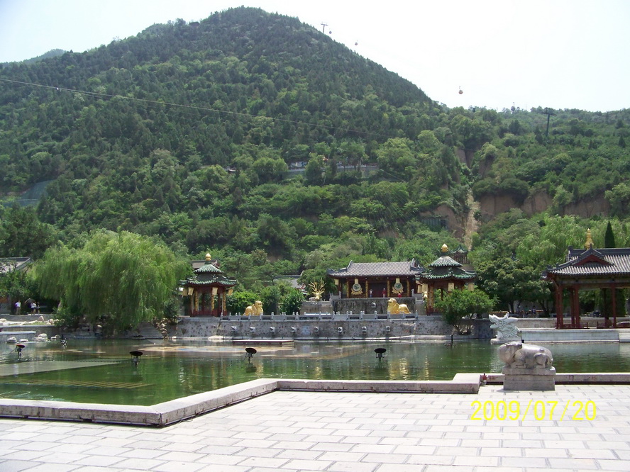 骊山脚下的华清池