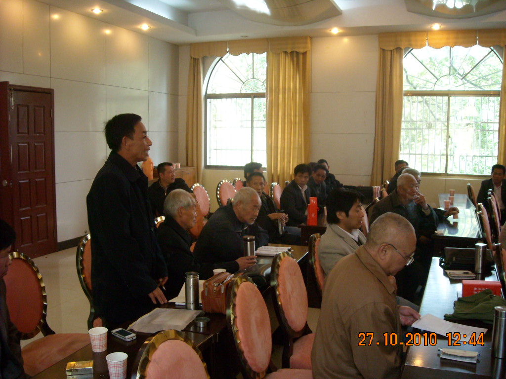 汪明忠介绍了青山兴修汪宗祠艰辛，越国堂财务情况