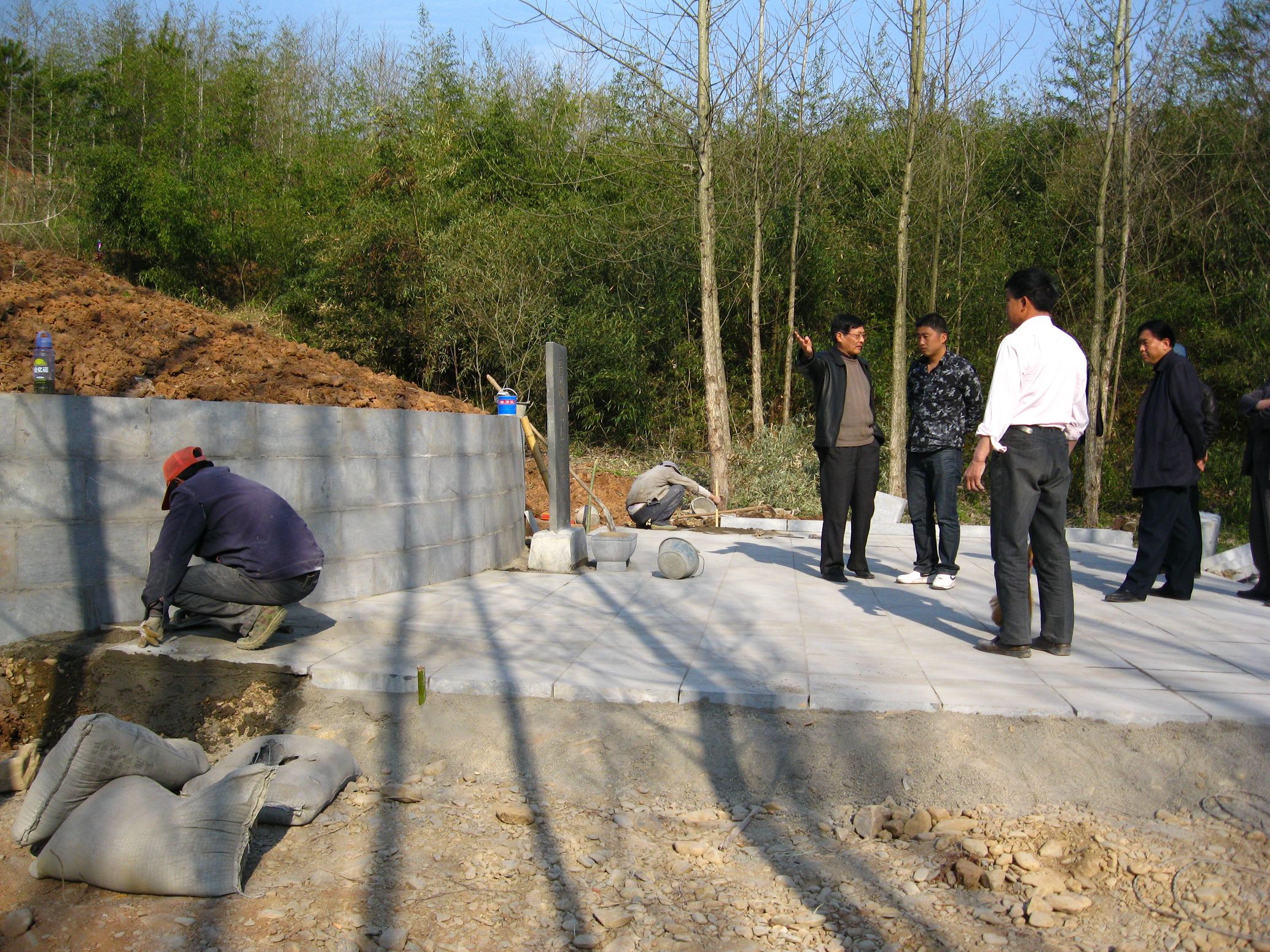 施工中的汪王墓