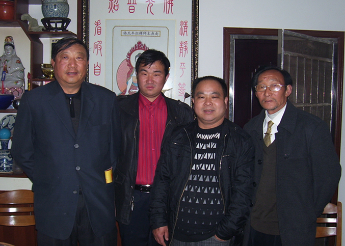 建公派94世汪子涵，汪振才，汪林峰和会长汪承忠