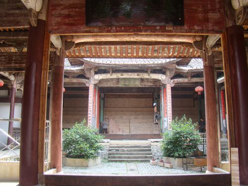 正在装修的祠堂