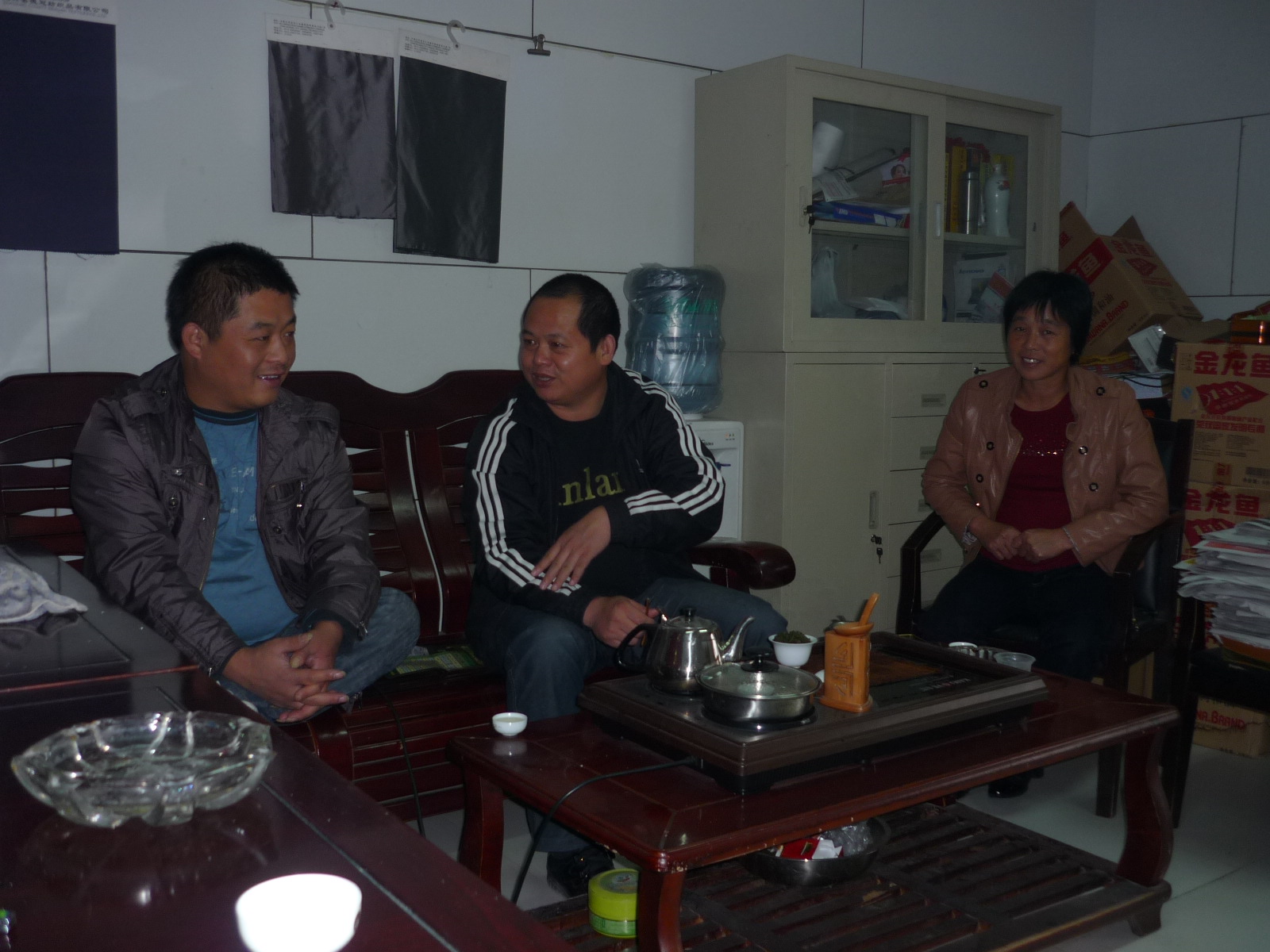 汪承富、汪宽两本家也开车接我去了机场