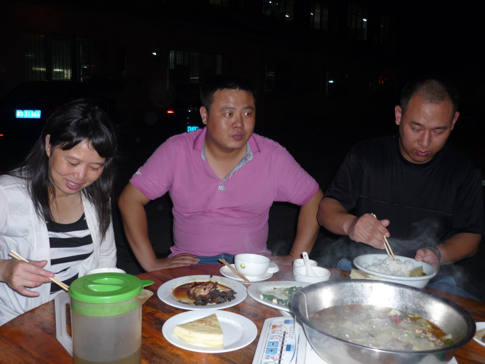 晚上回东莞我们汪家相聚[湘豫农家菜与汪雪英共餐]