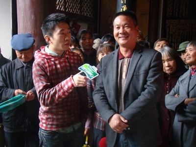 汪书记接受采访