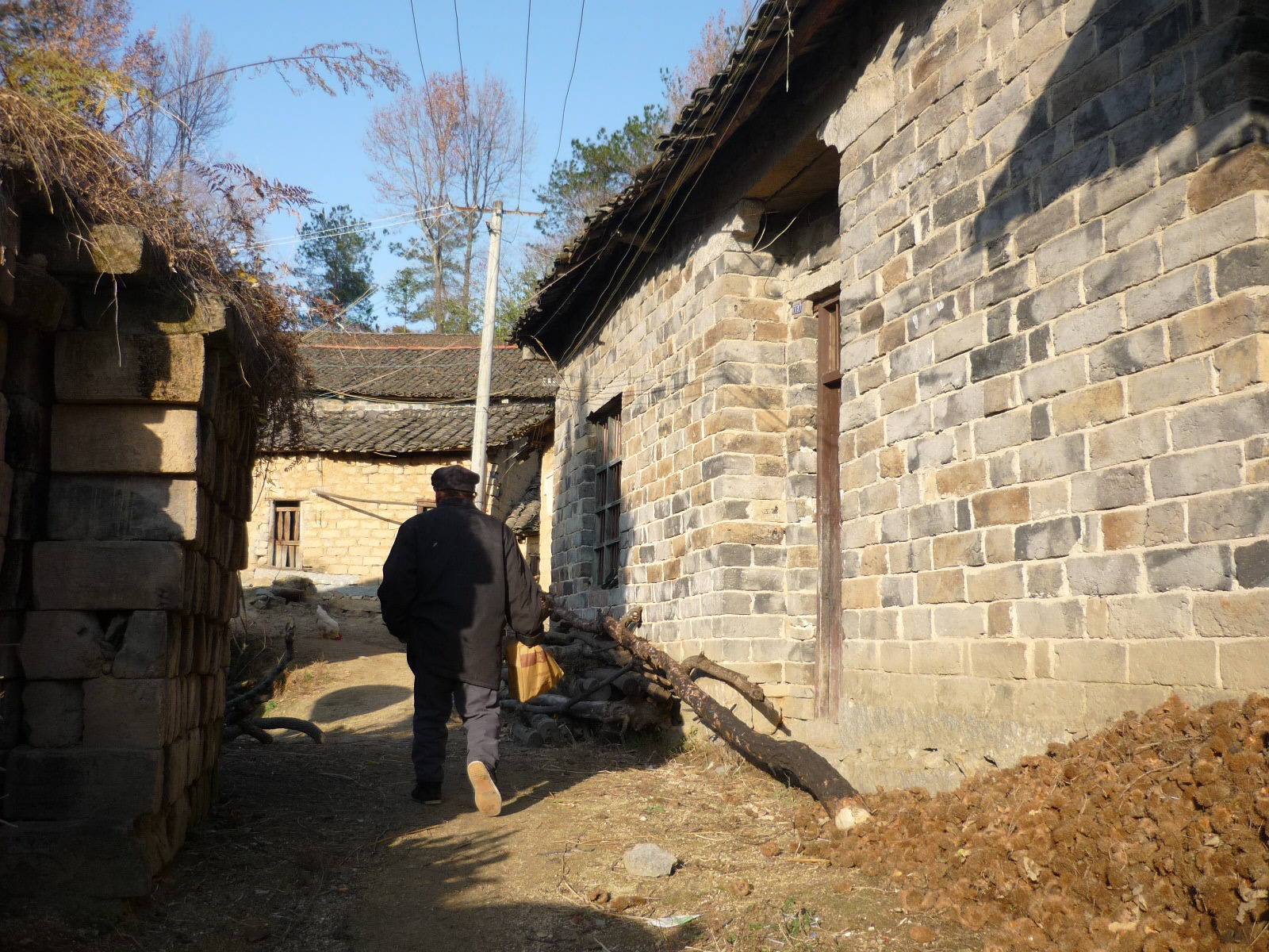 古老汪氏祖地到处都是古砖