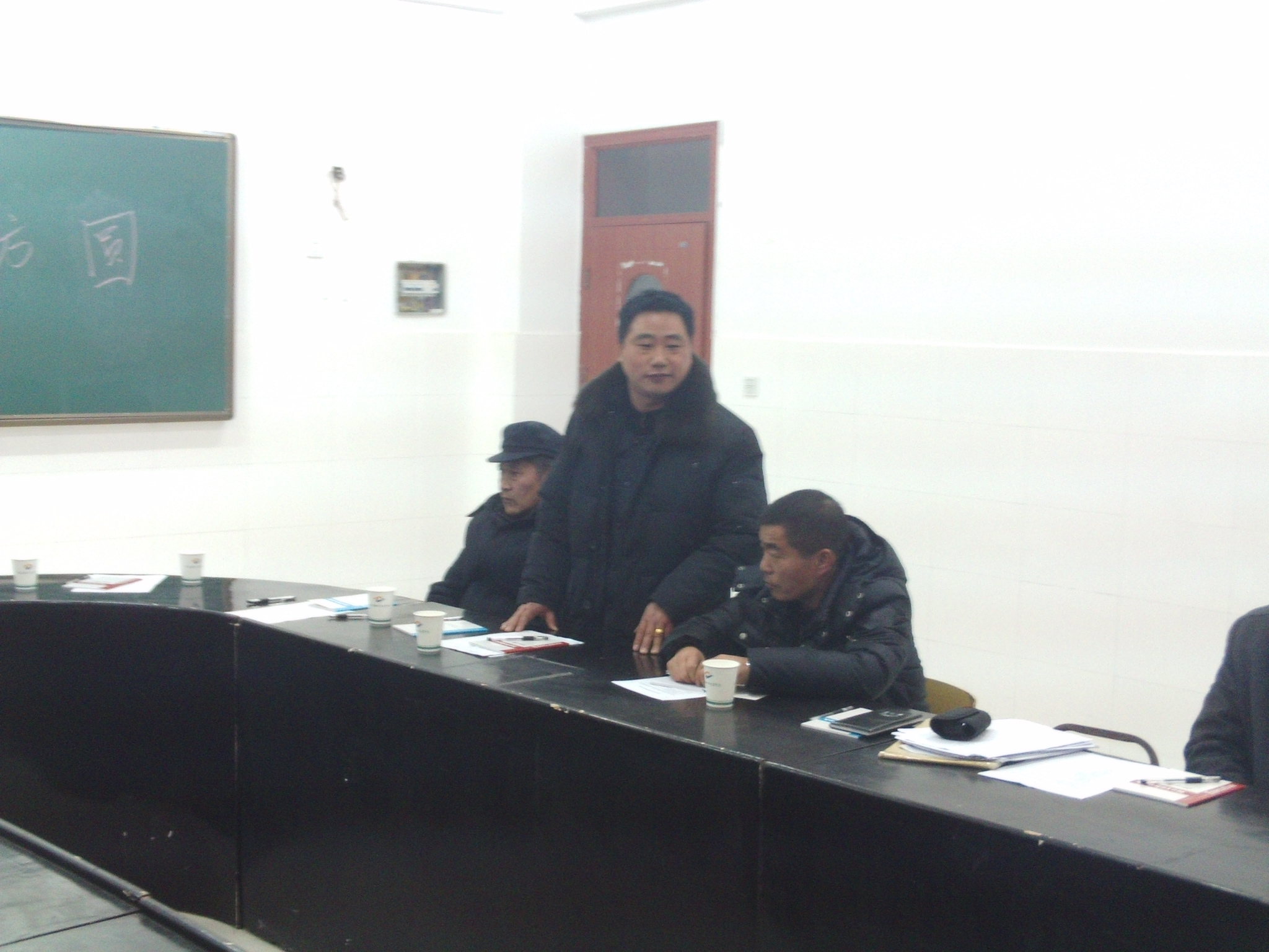 明才大哥在发言