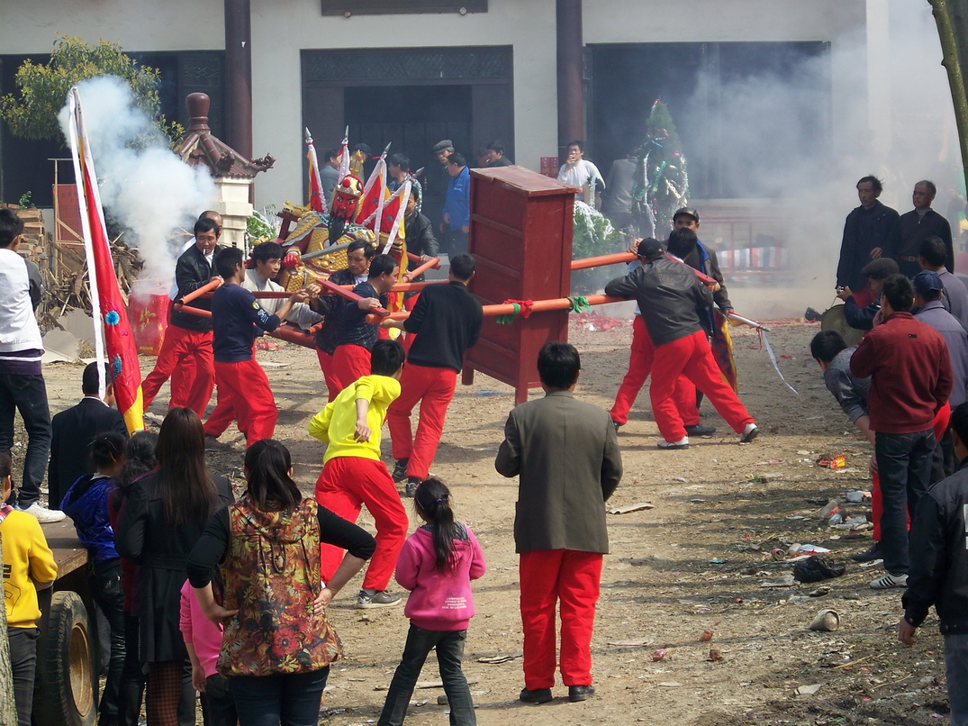 抬的诀窍：要拼命的摇