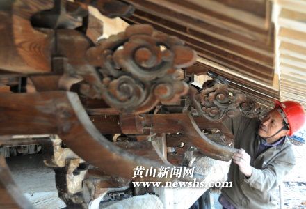 修复中的金紫祠