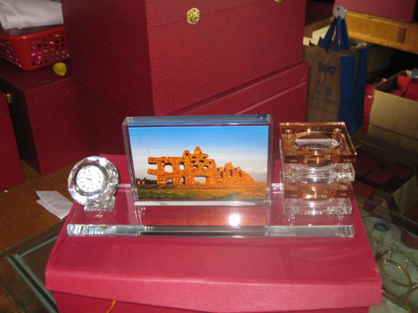 照片会在制作时换成大陈的照片，可以选择宗祠、古宅、青石小路或者其他有特色的风光或者人文照片。