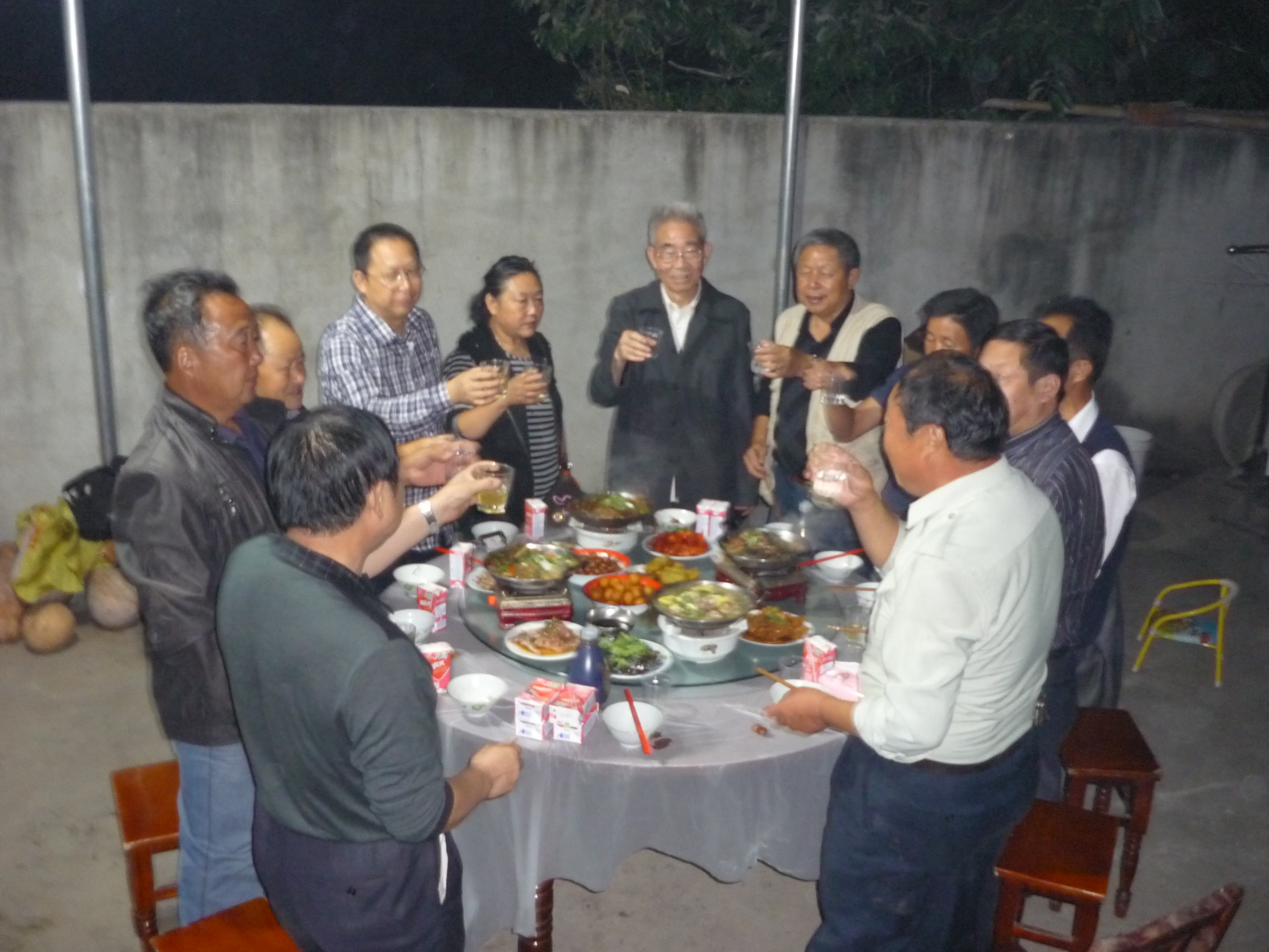 金寨土菜招待远方的家亲