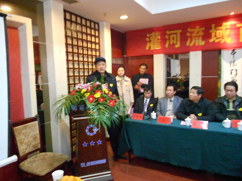 老年人嘉宾汪以