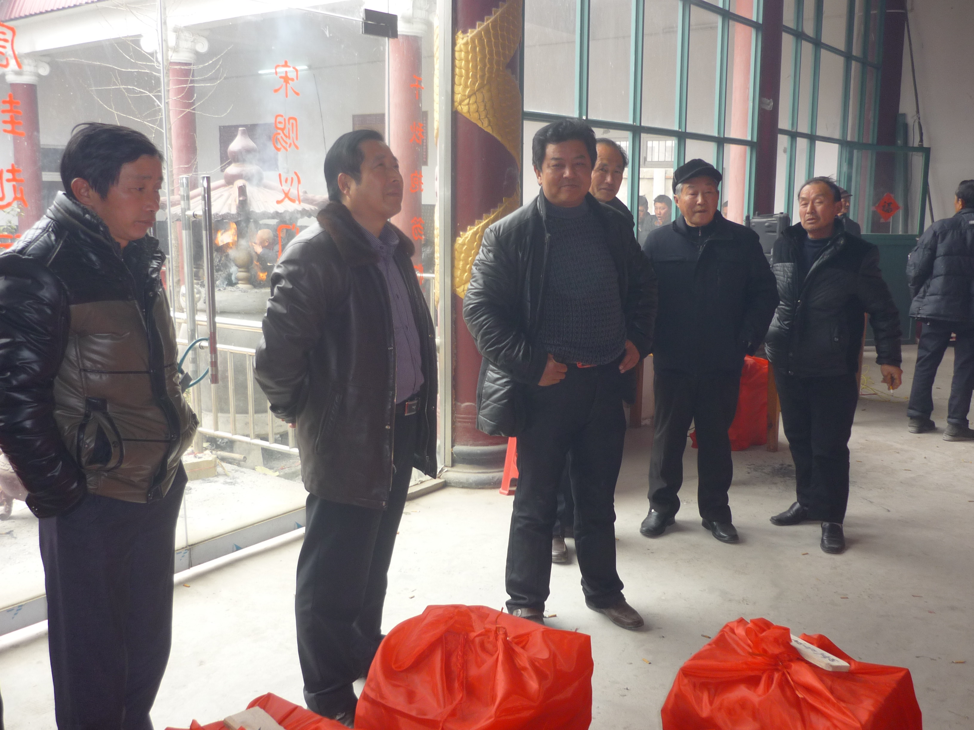 会长今天好高兴，在九华山汪长富帮助不，终于搞清楚了普满、普安、普全三兄弟，同从江西迁徙来同一后裔，合